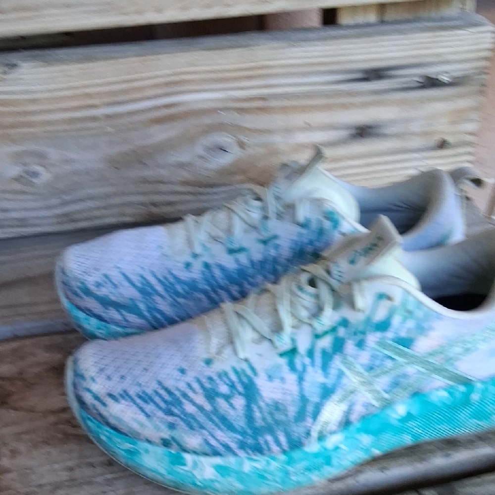 ASICS Mens's Noosa Tri  White and Aqua Athletic Shoes - Picture 9 of 14